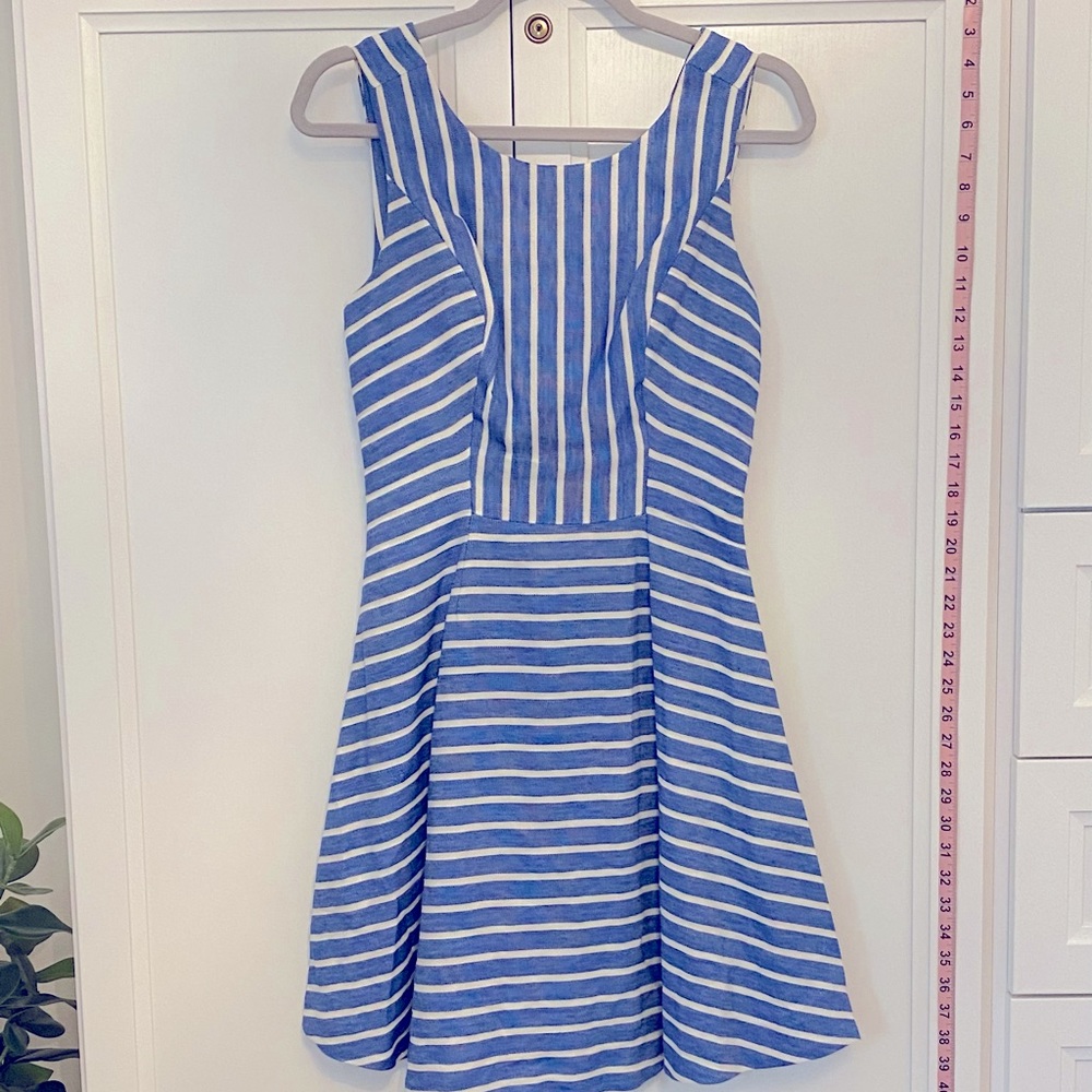 Vineyard vines size 2 striped dress